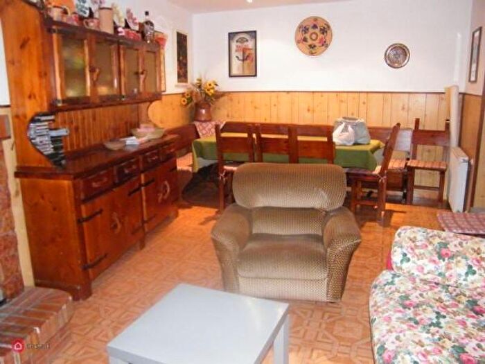 Casa con 6 locali in vendita in Guarcino
