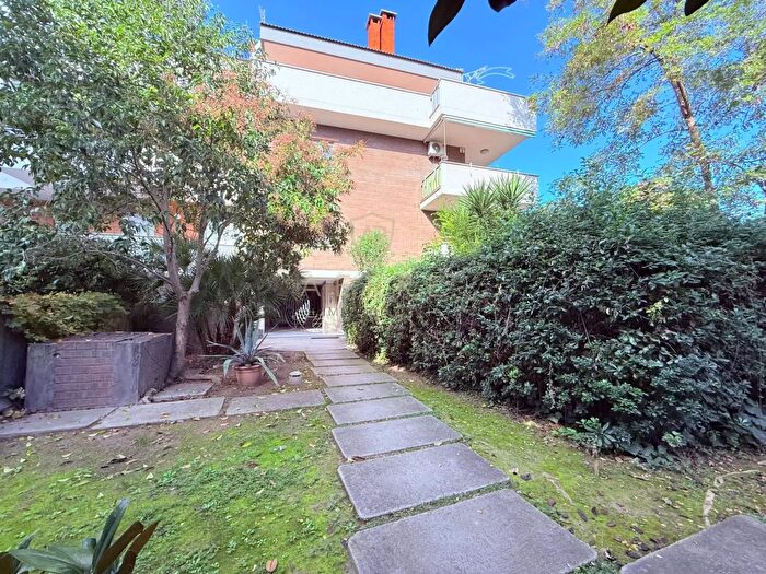 Appartamento con 12 locali in vendita in Via Solferino, Pescara