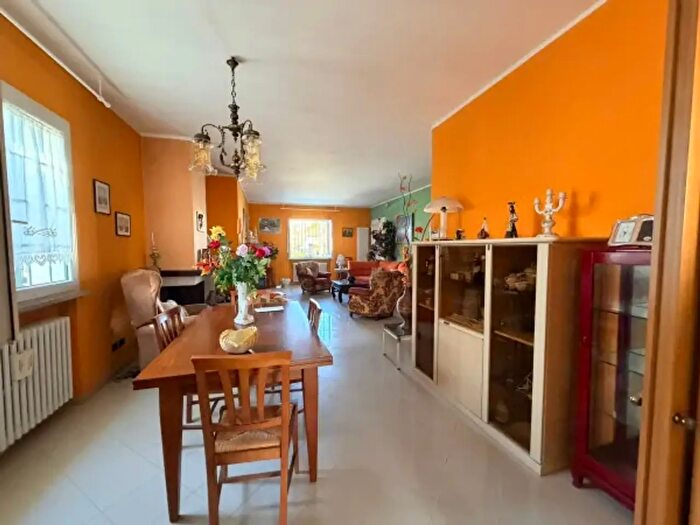 Casa con 5 locali in vendita in Viale Bologna, Riccione