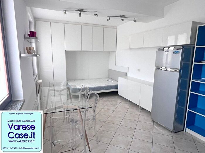 Appartamento monolocale in affitto in Via Magenta, Centro, Varese