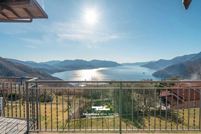 Appartamento quadrilocale in vendita in Maccagno con Pino e Veddasca