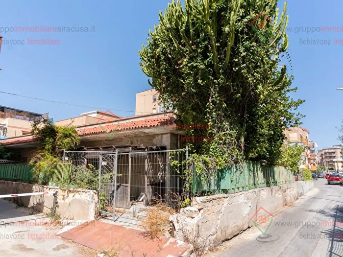 Casa con 6 locali in vendita in Siracusa