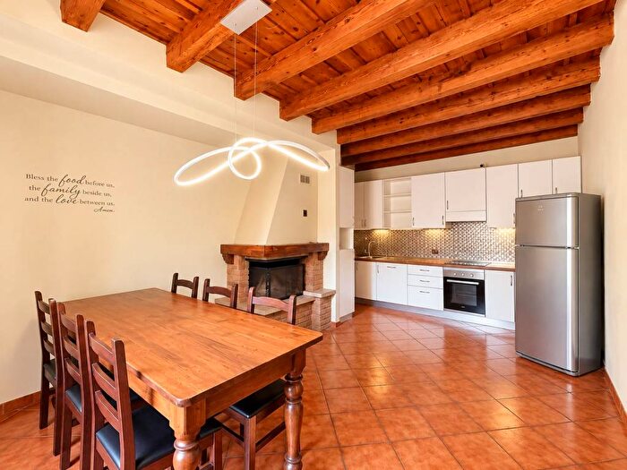 Casa con 6 locali in affitto in San Zeno, Verona