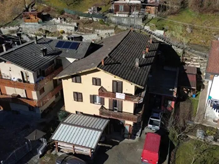Casa con 6 locali in vendita in Malonno