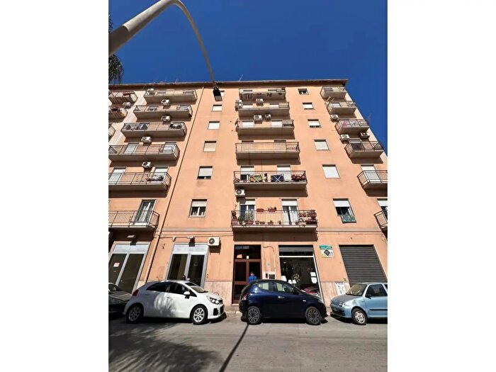 Appartamento trilocale in vendita in Via Palma, Trapani