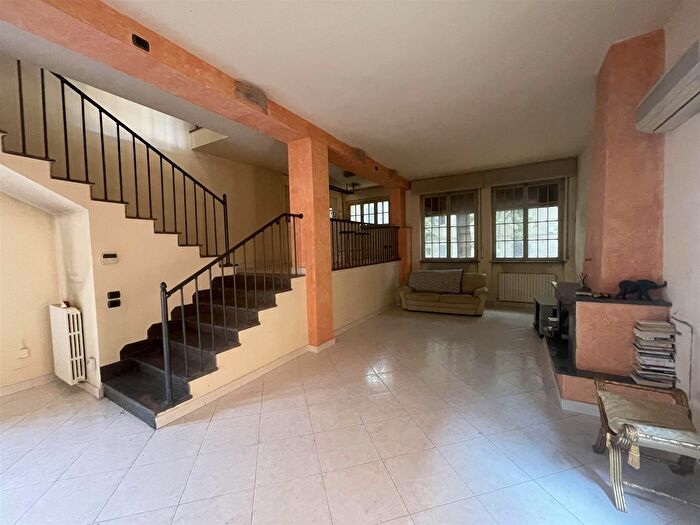 Casa con 6 locali in vendita in Via Chero, Piacenza