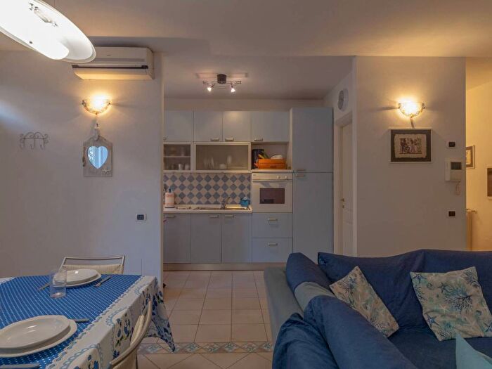 Appartamento con 5 locali in affitto in Lungomare, Viareggio