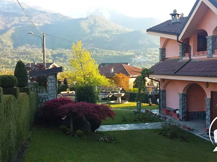 Casa con 8 locali in vendita in Via Primo Maggio C, Chianocco