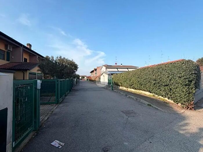 Case in Vendita e in Affitto - 3