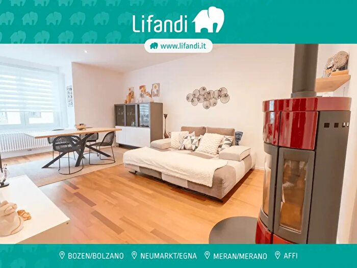 Appartamento trilocale in vendita in Novemberstraße Via IV Novembre, Merano