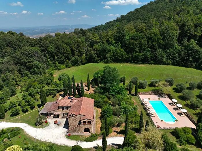 Casa con 6 locali in vendita in Chianni