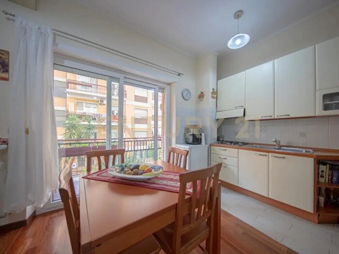 Appartamento quadrilocale in vendita in Via Arrigo Davila, Roma