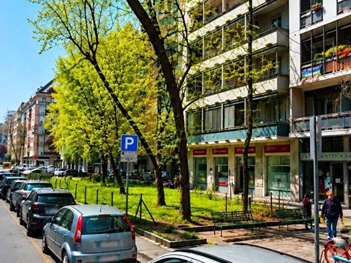 Appartamento trilocale in affitto in Via Luigi Frapolli, Argonne Corsica, Milano