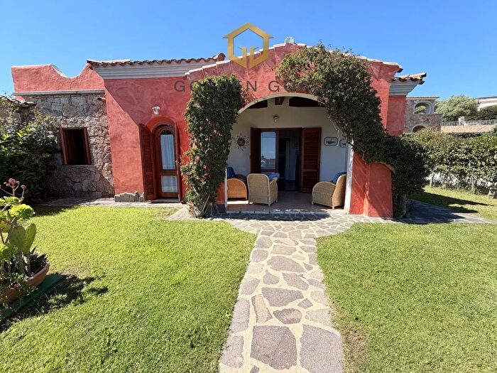 Casa quadrilocale in vendita in Via Citai, San Teodoro