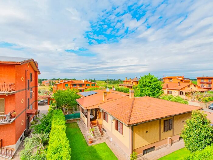 Appartamento quadrilocale in vendita in Via dei Remondini, Roma