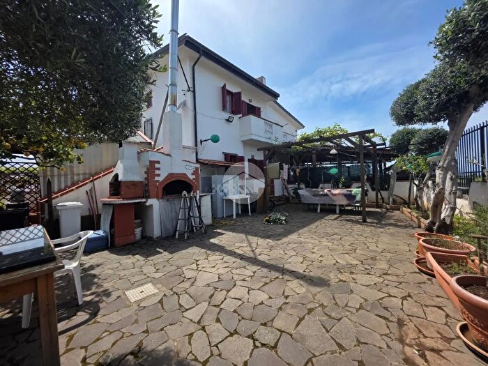 Appartamento trilocale in vendita in Via del Mare, Scalea