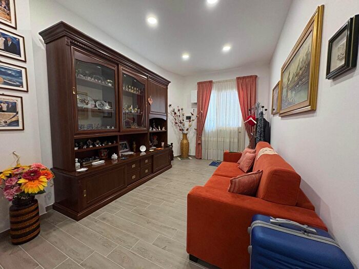 Appartamento trilocale in vendita in Riposto