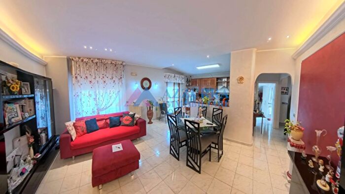 Appartamento con 8 locali in vendita in Montenero Di Bisaccia