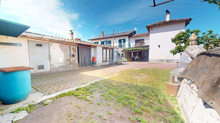 Casa con 5 locali in vendita in Strada Circonvallazione Bettole, Pozzolo Formigaro