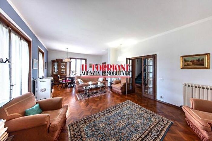 Casa con 6 locali in vendita in Via del Tiro a Segno, Pescia