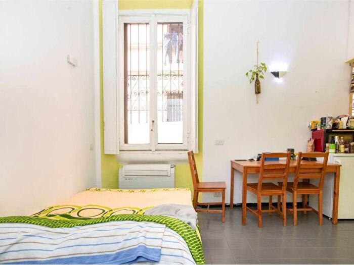 Appartamento monolocale in affitto in Via Angelo della Pergola, Isola, Milano