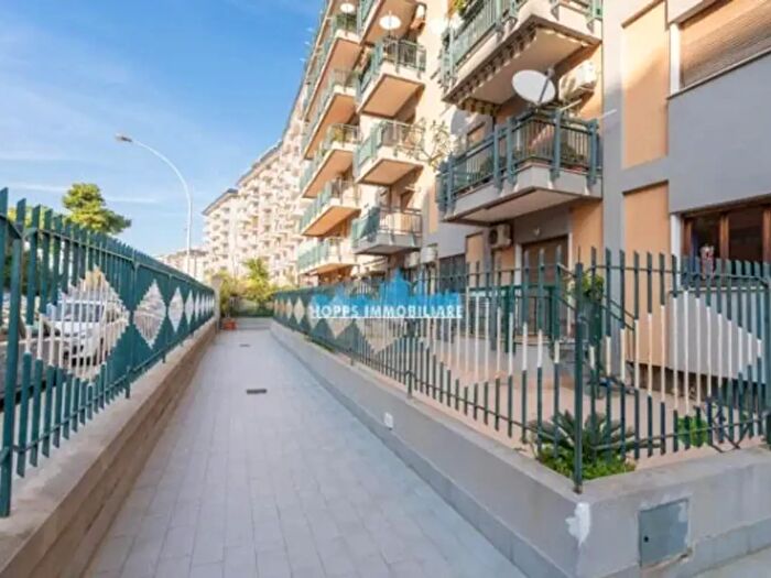 Appartamento quadrilocale in vendita in Via Francesco Cilea, Palermo