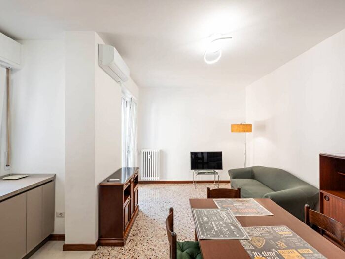 Appartamento bilocale in affitto in Via Derna, Cimiano, Milano