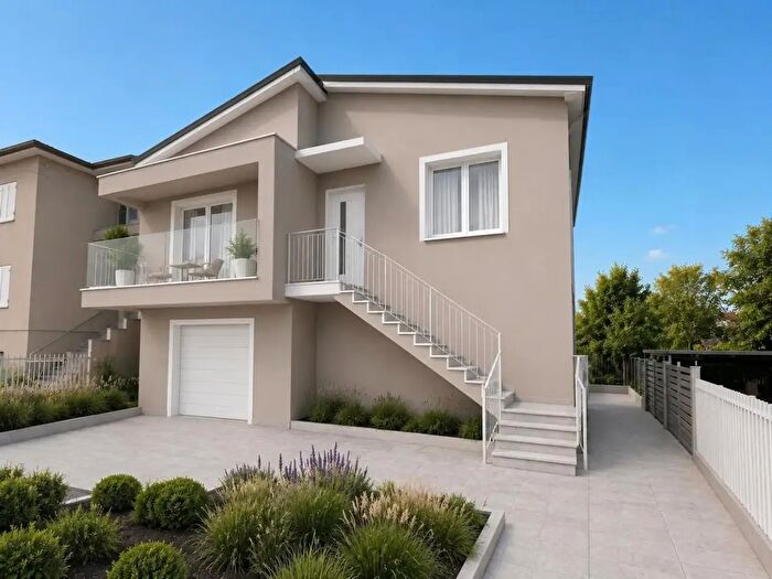 Casa con 6 locali in vendita in Via Cardo Forlanini, Legnago