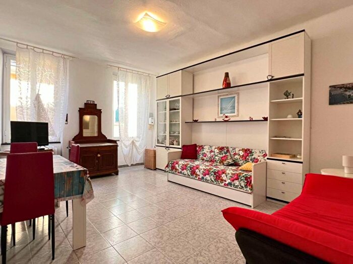 Appartamento bilocale in affitto in Corso Roma, Centro, Loano