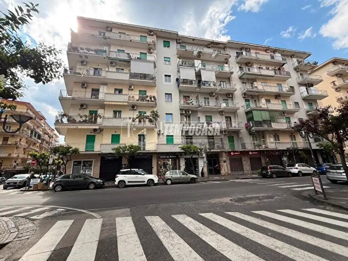 Appartamento trilocale in vendita in Viale Leonardo da Vinci, Portici