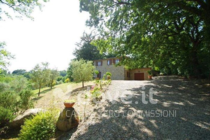 Casa trilocale in vendita in Strada Provinciale della Valle del Rigo Snc, Radicofani