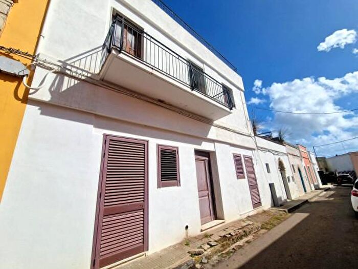 Appartamento con 6 locali in vendita in Via Tagliamento, Tricase