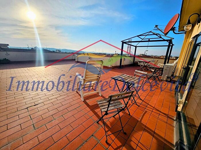 Appartamento con 6 locali in vendita in Via Camillo Benso di Cavour, San Marco SS Annunziata, Firenze