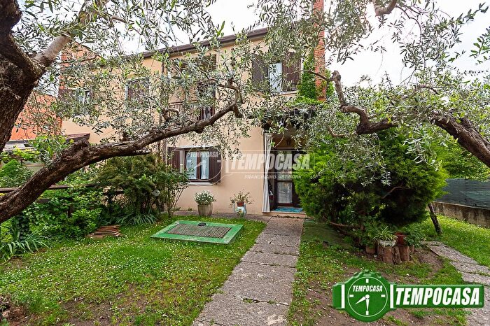 Casa con 5 locali in vendita in Via Don Gaspare Bertoni, San Pietro In Cariano