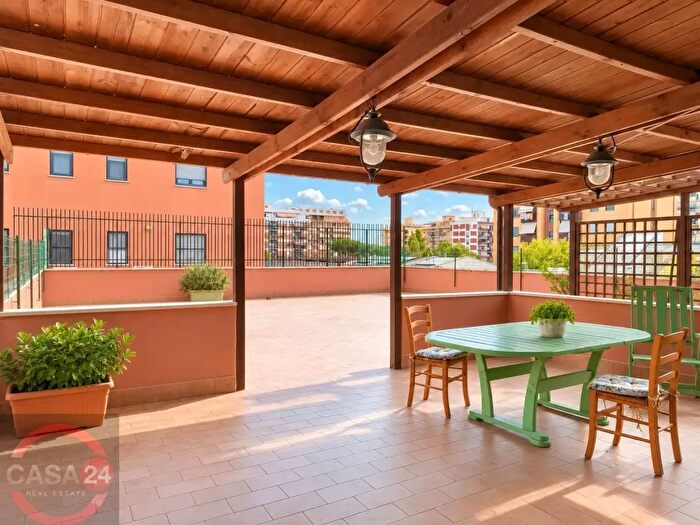 Appartamento con 7 locali in vendita in Via Don Torello, Latina