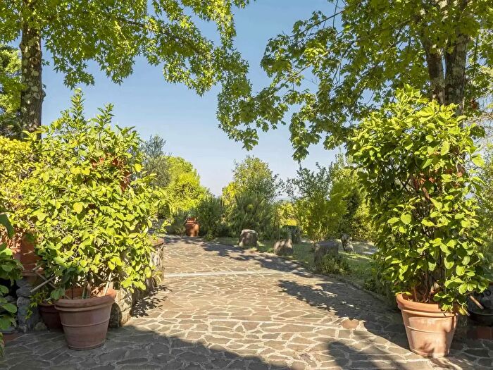 Casa con 10 locali in vendita in Signa