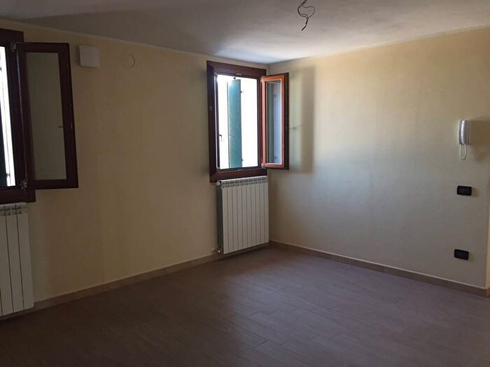 Appartamento trilocale in affitto in Cavazzana, Lusia