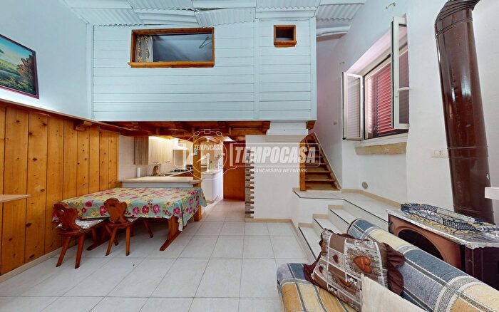 Casa bilocale in vendita in Via Gabriele Modoni, Palmariggi