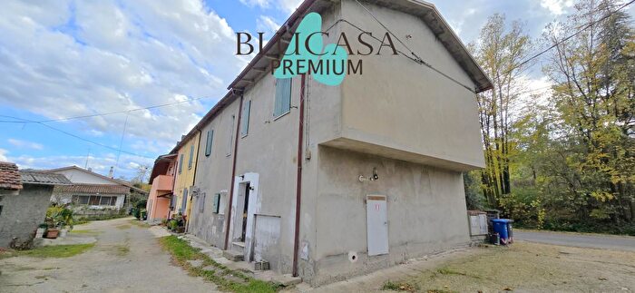 Casa con 6 locali in vendita in Strada San Colombano Centro, Meldola
