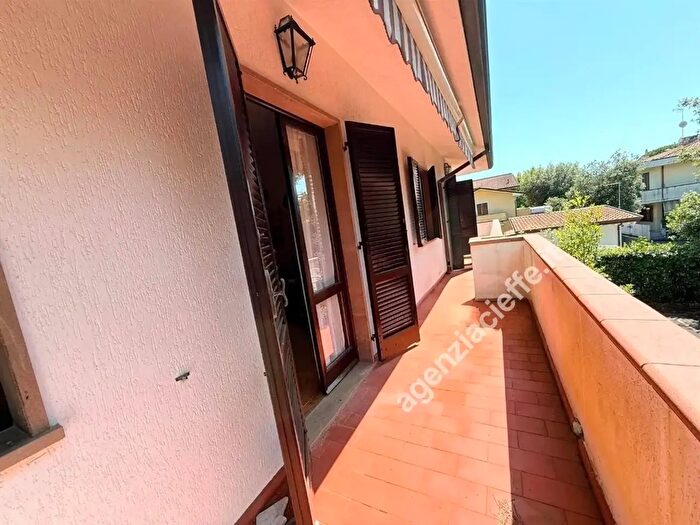 Appartamento quadrilocale in vendita in Massa
