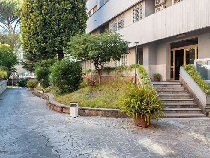 Appartamento quadrilocale in affitto in Viale Europa, Eur, Roma