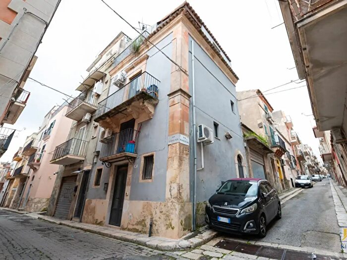 Appartamento trilocale in vendita in Via Gioacchino Rossini, Ragusa