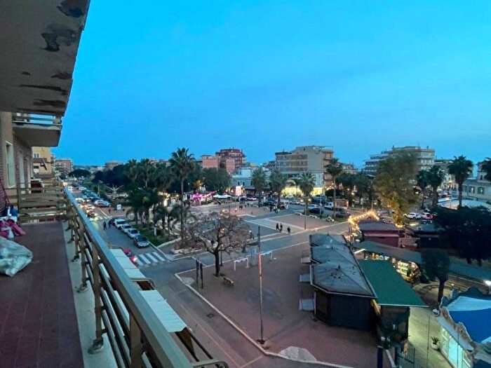 Appartamento quadrilocale in affitto in Via Ancona, Centro, Ladispoli