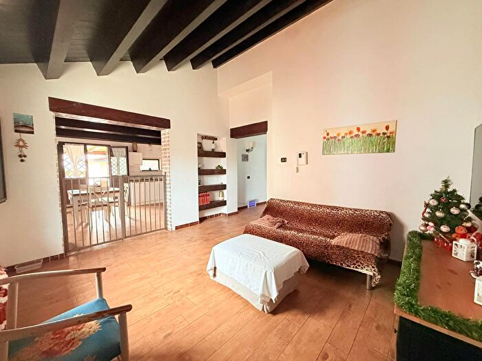 Casa con 6 locali in vendita in Viale Epipoli, Siracusa