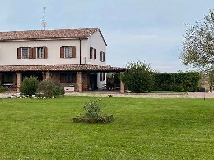 Casa con 7 locali in vendita in Via Fornace Vecchia, Caorso