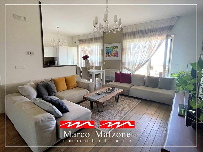 Appartamento con 5 locali in affitto in Carmine, Salerno