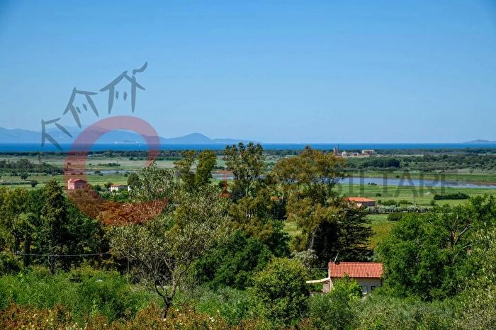 Casa con 6 locali in vendita in Scarlino