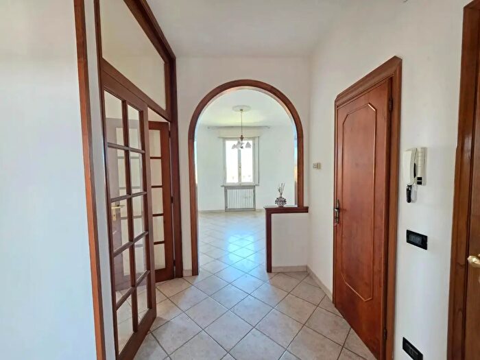 Appartamento con 5 locali in vendita in Santa Maria A Monte