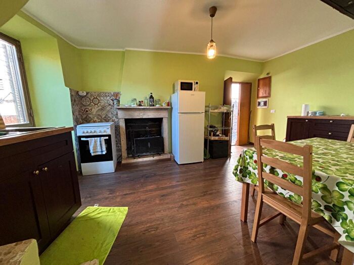 Appartamento trilocale in vendita in Via Maggiore, San Polo Dei Cavalieri