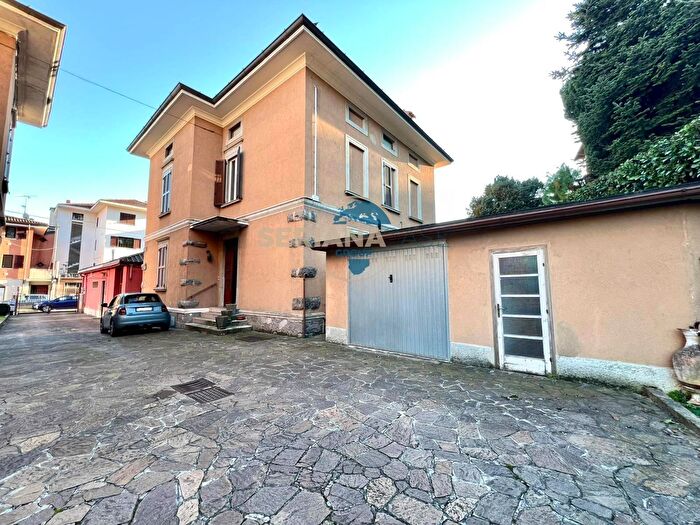 Casa con 9 locali in vendita in Via Sora, Fiorano Al Serio